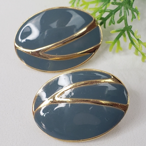 Vintage Green and Gold Cloisonnè Oval Shaped Earrings - Pierced - Picture 2 of 10